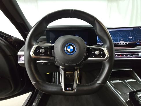 Used 2024 BMW i7 xDrive60 w/ Executive Package AWD/4WD image 13