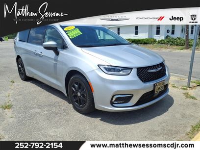 Used 2023 Chrysler Pacifica Touring-L