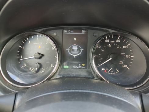 Used 2017 Nissan Rogue SV w/ SV Premium Package image 17