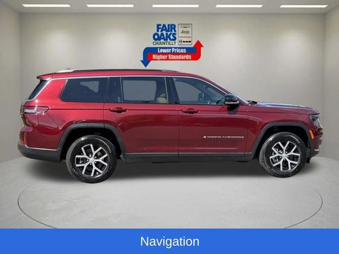 Used 2025 Jeep Grand Cherokee L Limited AWD/4WD image 7
