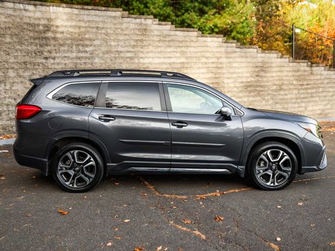 Used 2023 Subaru Ascent Limited w/ Technology Package image 4