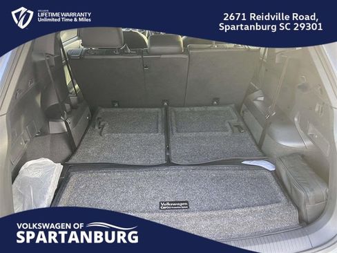 Used 2024 Volkswagen Tiguan SE R-Line image 10