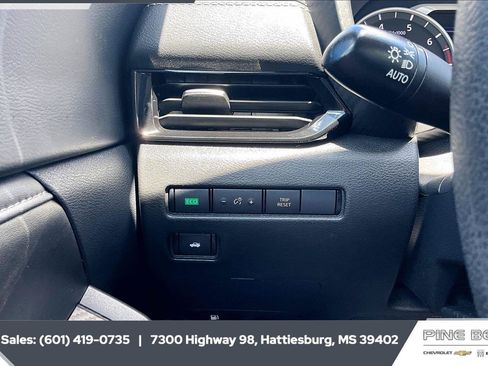 Used 2024 Nissan Sentra SV FWD image 22
