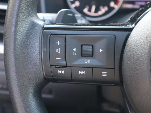 Used 2023 Nissan Rogue SV FWD image 12