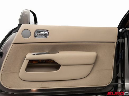 Used 2015 Rolls-Royce Wraith image 20
