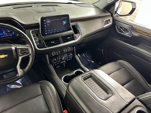 Used 2023 Chevrolet Suburban Premier image 23