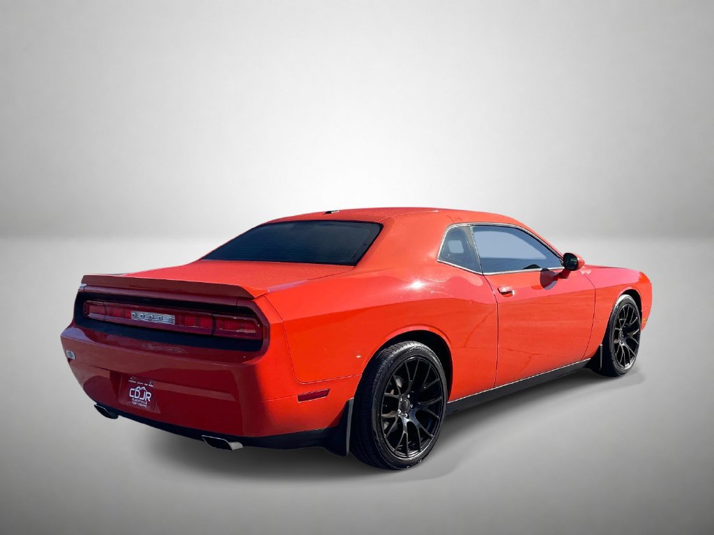 Used 2013 Dodge Challenger R/T RWD image 3
