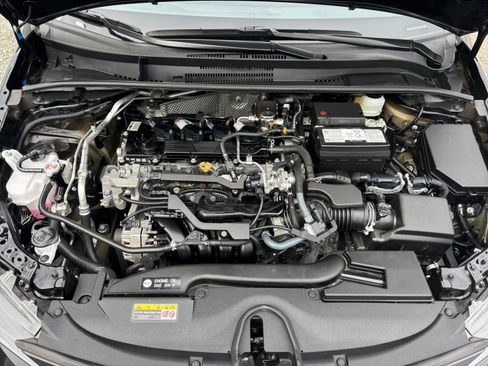 Used 2025 Toyota Corolla LE image 28