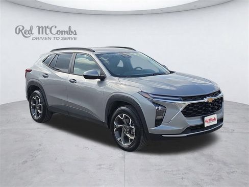 Used 2024 Chevrolet Trax LT w/ Driver Confidence Package FWD image 10