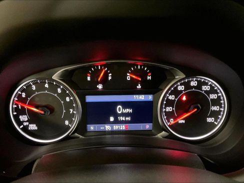 Used 2024 GMC Terrain SLT image 19