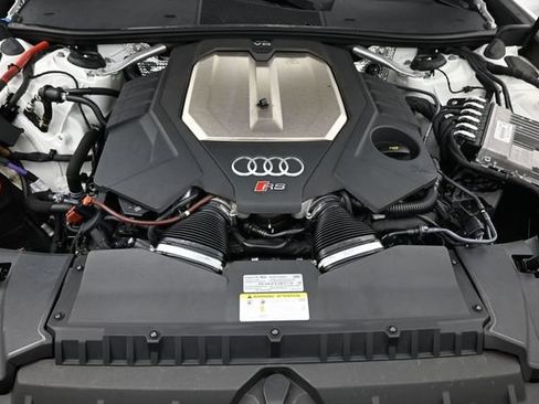Used 2022 Audi RS 6 w/ Carbon Optic Package AWD/4WD image 24
