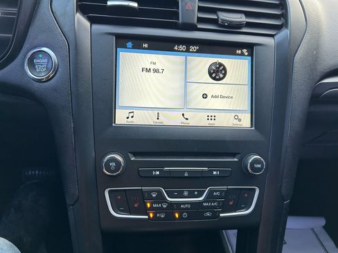 Used 2018 Ford Fusion SE w/ Equipment Group 201A image 22