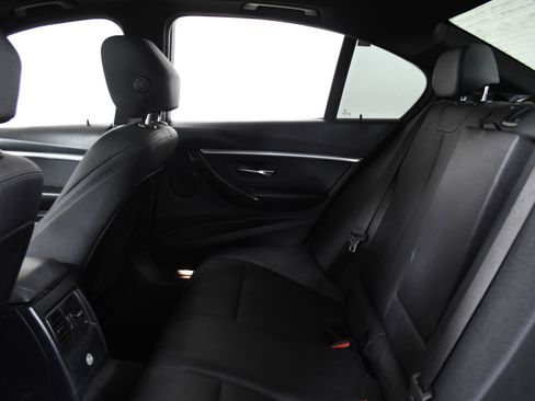 Used 2018 BMW 330i Sedan w/ Convenience Package image 22