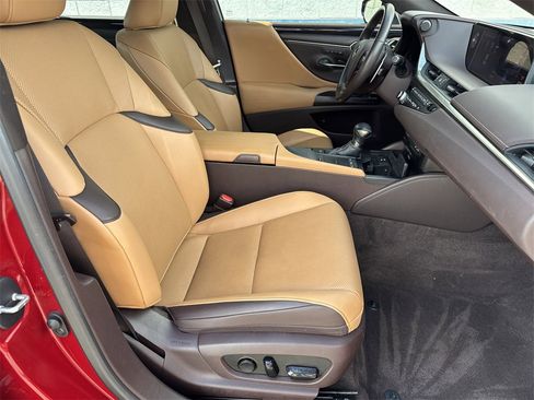 Used 2021 Lexus ES 300h w/ Premium Package image 13