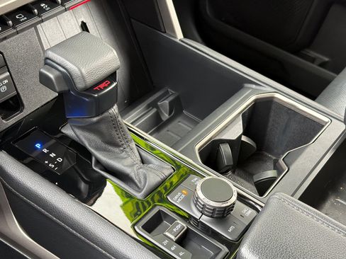 Used 2024 Toyota Tundra Limited w/ TRD Off-Road Package image 20