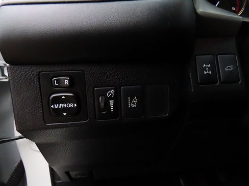 Used 2016 Toyota RAV4 Limited image 48