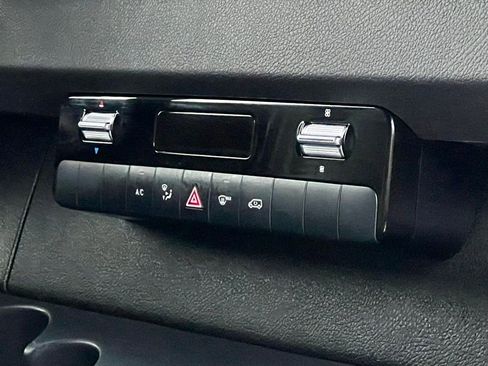 Used 2025 Mercedes-Benz Sprinter 2500 image 41