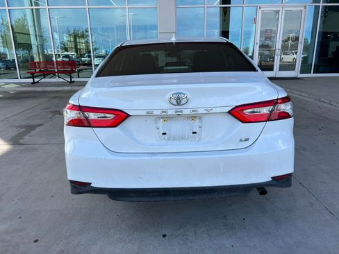 Used 2019 Toyota Camry LE image 11