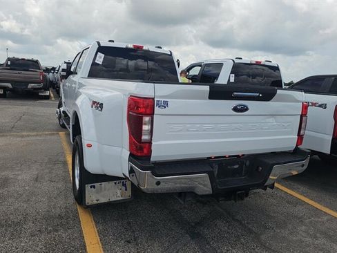 Used 2021 Ford F350 Lariat w/ Lariat Value Package AWD/4WD image 3
