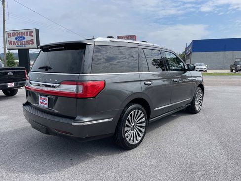 Used 2018 Lincoln Navigator Reserve w/ Technology Package AWD/4WD image 4