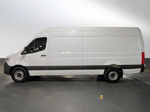 Used 2025 Mercedes-Benz Sprinter 2500 image 6