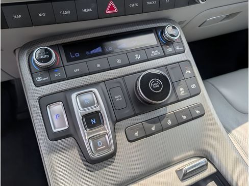 Used 2024 Hyundai Palisade SEL w/ Premium Package FWD image 26