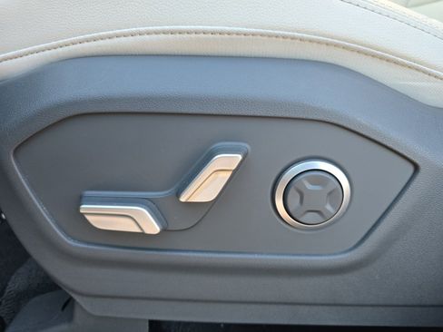 Used 2025 Hyundai Santa Fe Limited image 11