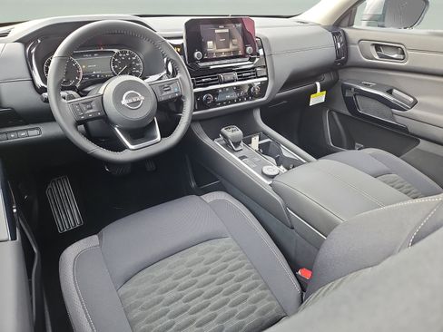 New 2025 Nissan Pathfinder SV w/ SV Premium Package image 8