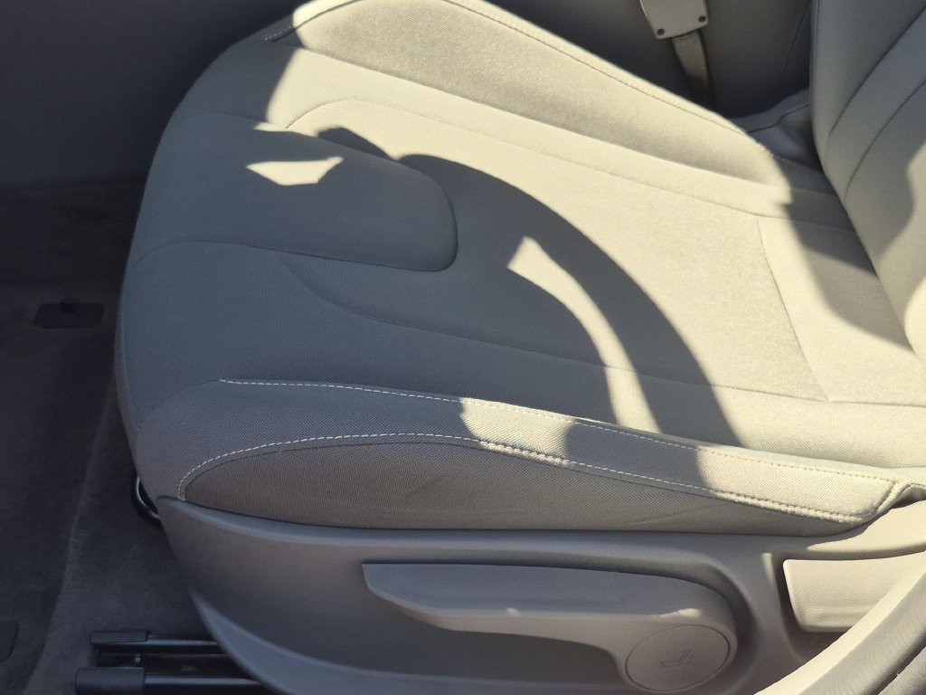 Used 2025 Hyundai Elantra SEL FWD image 14