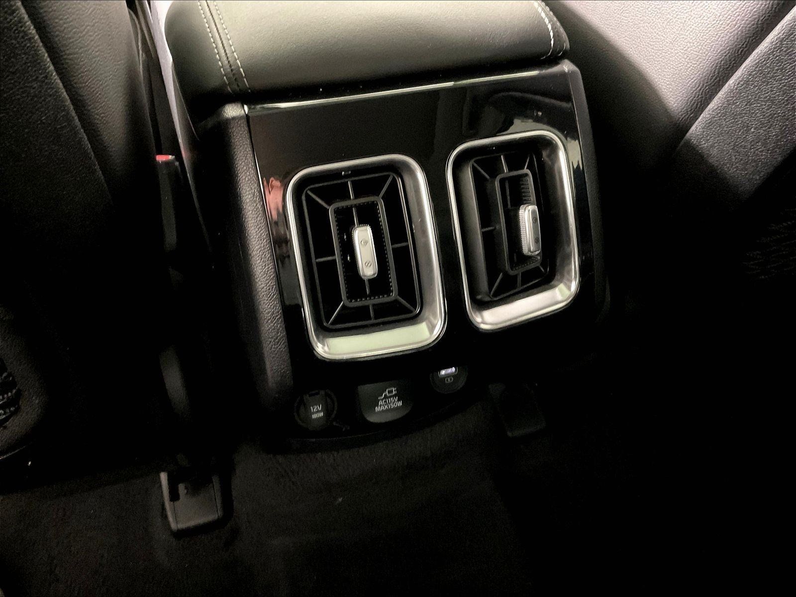 Used 2023 Kia Sorento SX AWD/4WD image 10
