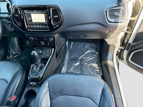 Used 2017 Jeep Compass Limited image 17