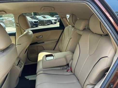 Used 2012 Toyota Venza LE FWD image 33