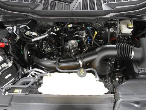 Certified 2022 Ford F150 XLT w/ Equipment Group 302A High image 25