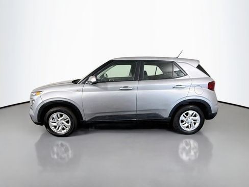Used 2026 Hyundai Venue SE FWD image 6