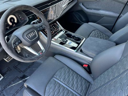 New 2025 Audi RS Q8 performance image 9