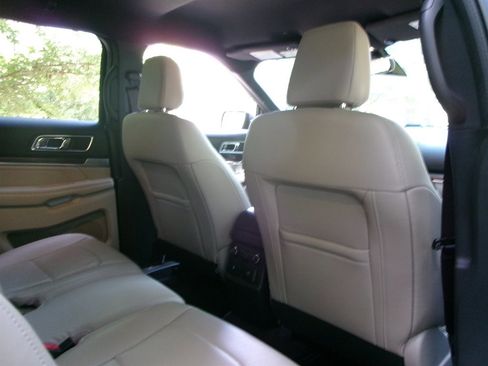 Used 2018 Ford Explorer Limited w/ Equipment Group 301A image 27