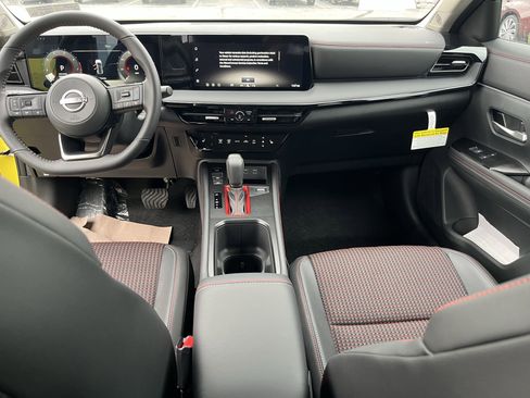 New 2026 Nissan Kicks SR w/ Cold Weather Package image 16