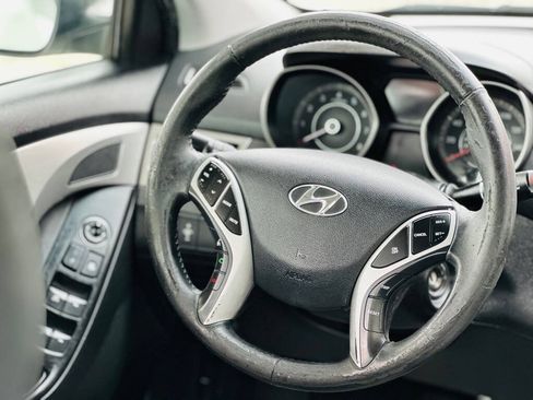 Used 2012 Hyundai Elantra Limited FWD image 12