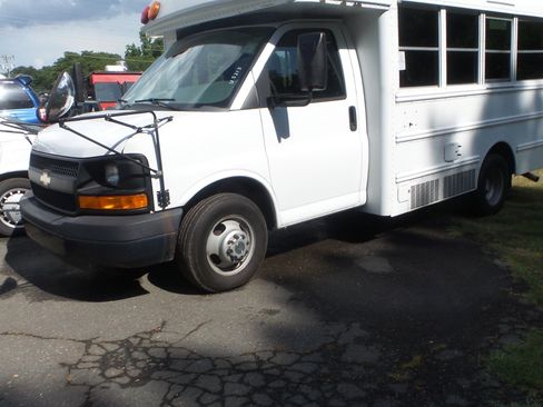 Used 2013 Chevrolet Express 3500 w/ School Bus Package image 2