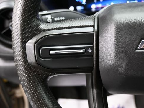 Used 2024 Chevrolet Colorado W/T image 18