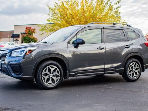 Used 2020 Subaru Forester Premium image 4
