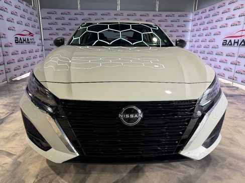 Used 2025 Nissan Altima 2.5 SV image 3