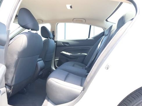 Used 2025 Nissan Altima 2.5 SV FWD image 28
