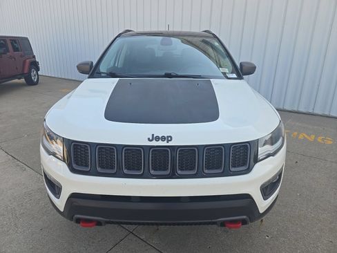 Used 2019 Jeep Compass Trailhawk w/ Leather Interior Group AWD/4WD image 3