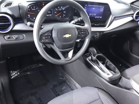 Used 2024 Chevrolet Trax LS FWD image 9