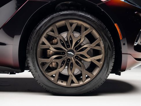 Used 2023 Aston Martin DBX AWD/4WD image 38