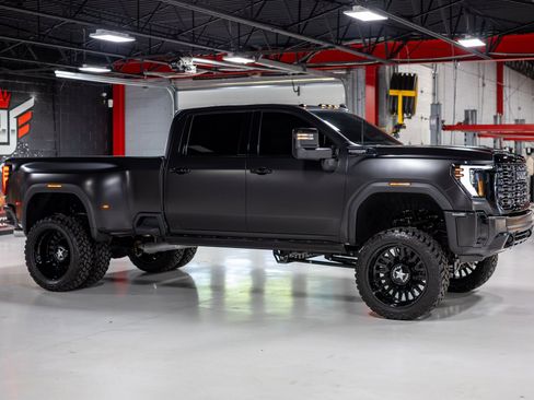 Used 2026 GMC Sierra 3500 Denali Ultimate AWD/4WD image 8
