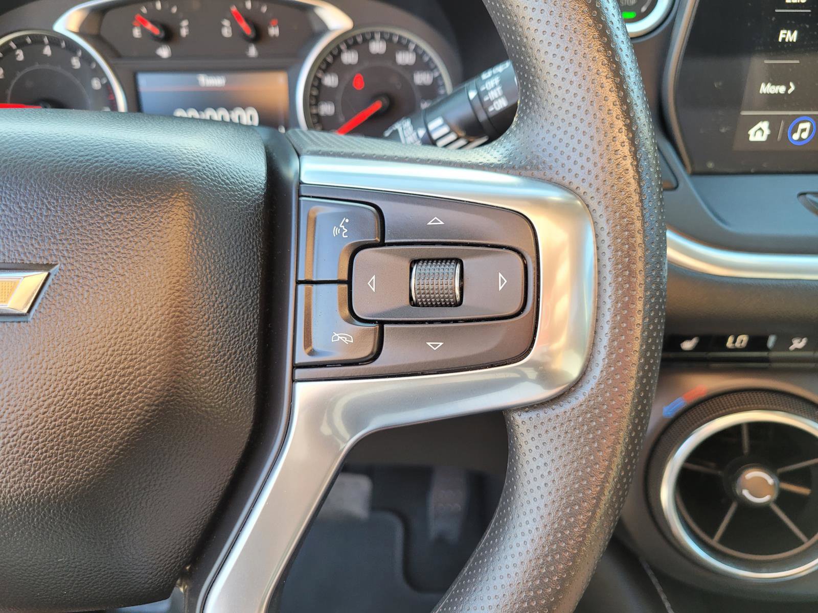Used 2026 Chevrolet Blazer LT FWD image 27