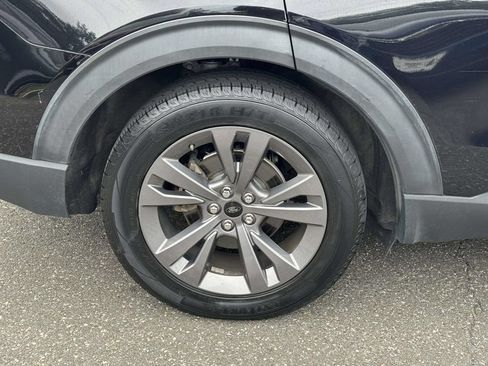 Used 2021 Ford Explorer XLT w/ Equipment Group 202A RWD image 9