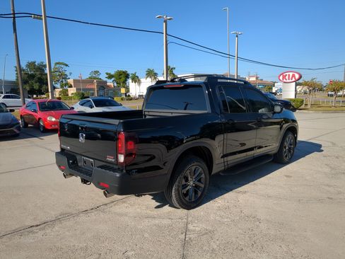 Used 2023 Honda Ridgeline Sport image 4